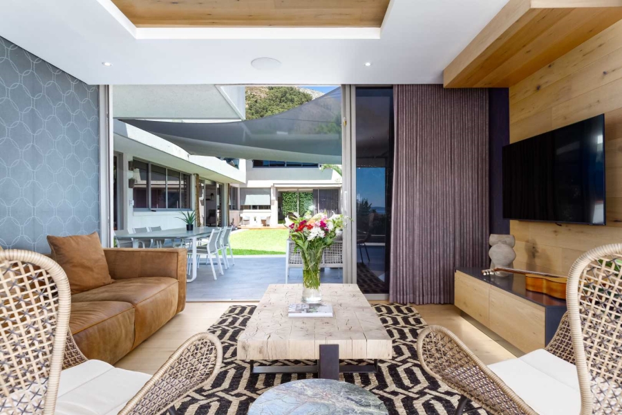 5 Bedroom Property for Sale in Fresnaye Western Cape